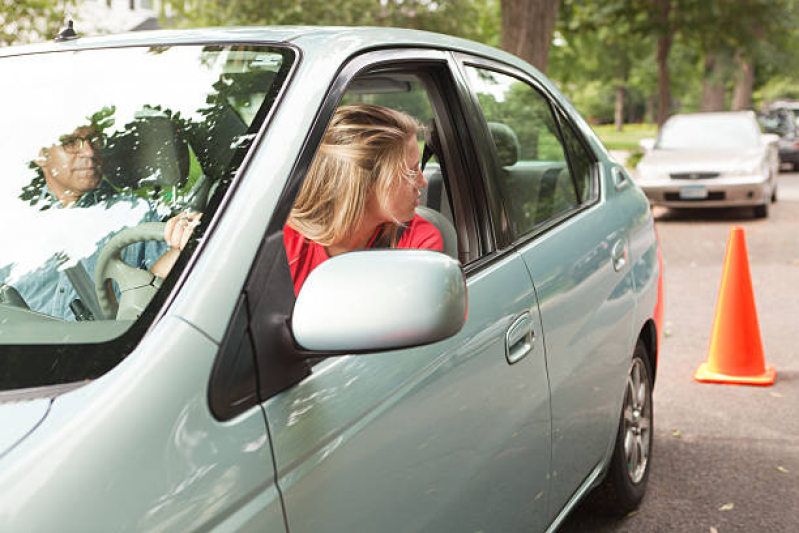 Qual o Valor de Aula de Carro para Habilitados Freguesia do Ó - Aula Prática de Carro para Mulheres Habilitadas